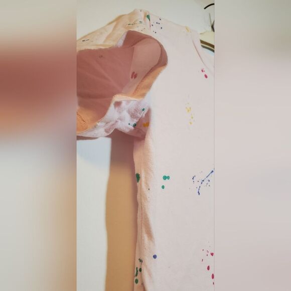 X-Small Gap Pink Graphic Tee with Colorful Accents Paint Splatter 100% Cotton - Picture 4 of 7